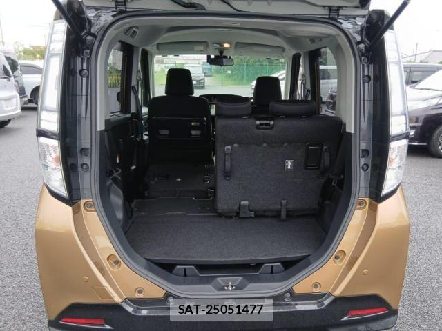 Toyota TANK 2017-09 8831943-25