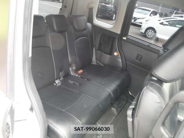Toyota TANK 2018-06 8831945-17