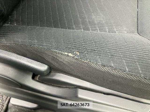 Toyota TANK 2017-03 8831948-26
