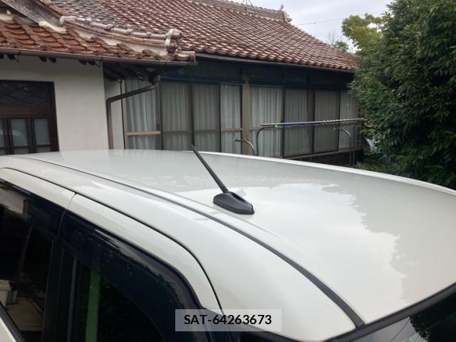 Toyota TANK 2017-03 8831948-5
