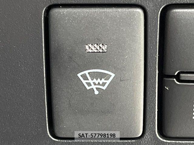 Toyota TANK 2019-04 6914062-3