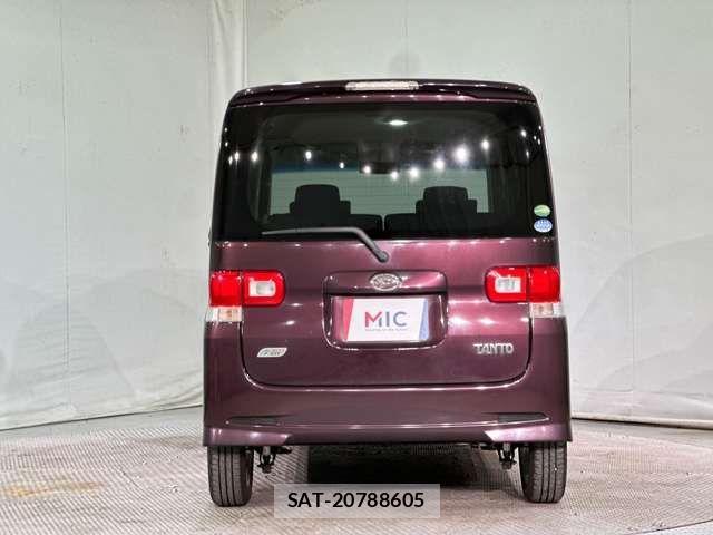 Daihatsu TANTO 2013-08 1415185-5