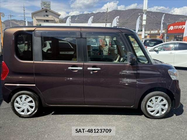 Daihatsu TANTO 2017-10 5880604-11