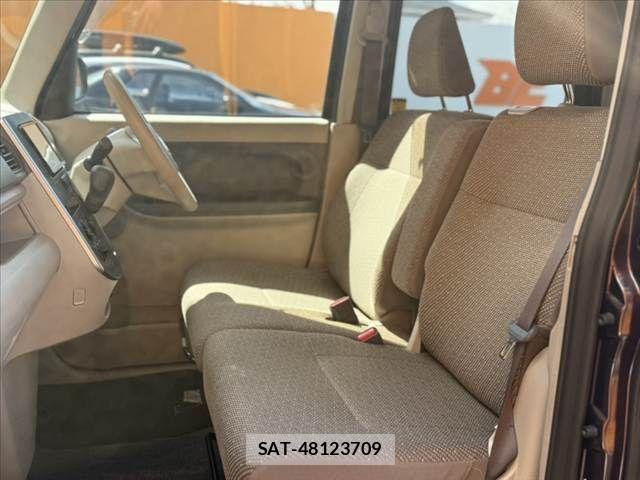 Daihatsu TANTO 2017-10 5880604-16