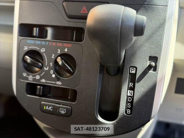 Daihatsu TANTO 2017-10 5880604-21