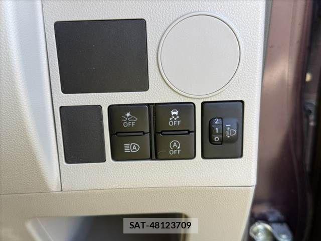 Daihatsu TANTO 2017-10 5880604-26