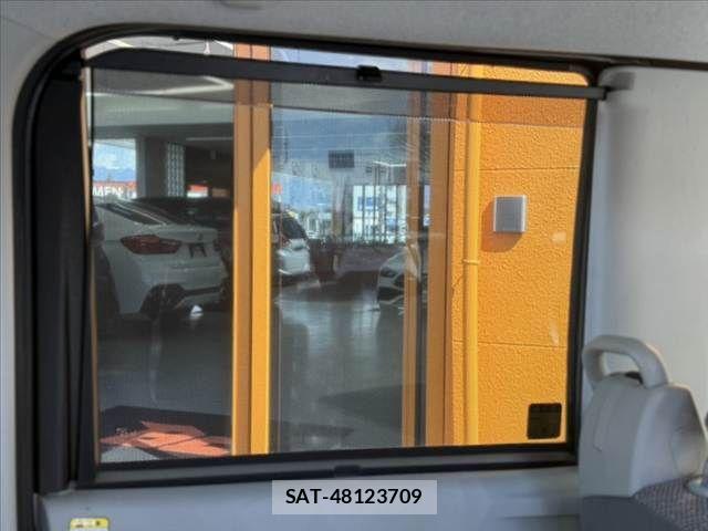 Daihatsu TANTO 2017-10 5880604-29