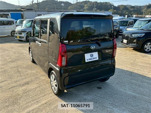 Daihatsu TANTO 2022-08 6020677-11