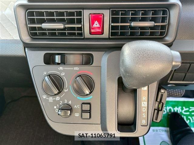 Daihatsu TANTO 2022-08 6020677-21