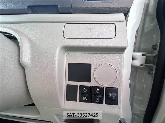 Daihatsu TANTO 2017-08 6020726-3