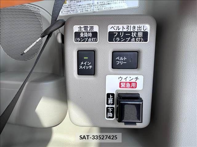 Daihatsu TANTO 2017-08 6020726-7