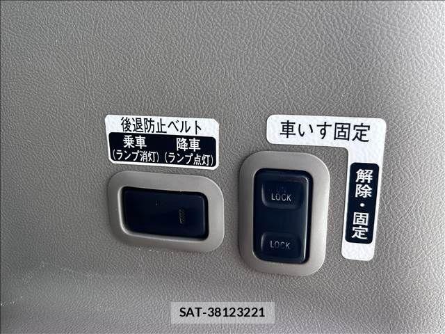 Daihatsu TANTO 2011-02 6020795-16