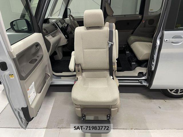 Daihatsu TANTO 2018-11 6247865-4