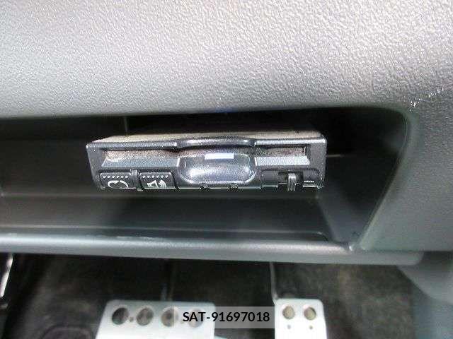 Daihatsu TANTO 2008-09 6791709-3