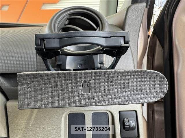 Daihatsu TANTO 2013-06 6817566-25