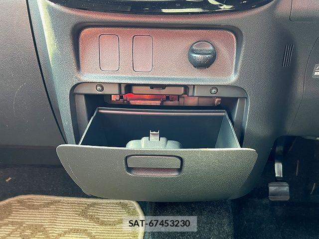 Daihatsu TANTO 2013-02 6817559-10
