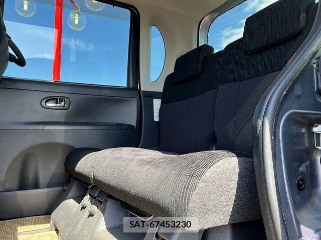 Daihatsu TANTO 2013-02 6817559-12
