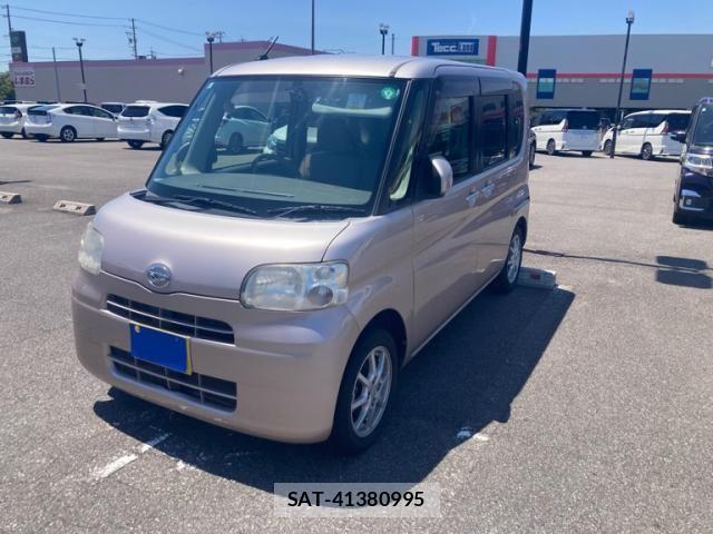 Daihatsu TANTO 2013-08 6914203-0