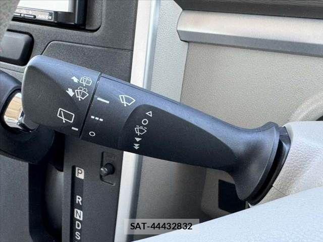 Daihatsu TANTO 2015-11 6998679-24
