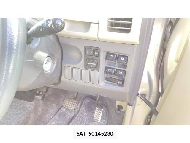 Daihatsu TANTO 2005-05 6998716-7