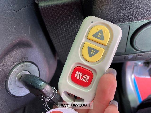 Daihatsu TANTO 2021-04 7021737-19
