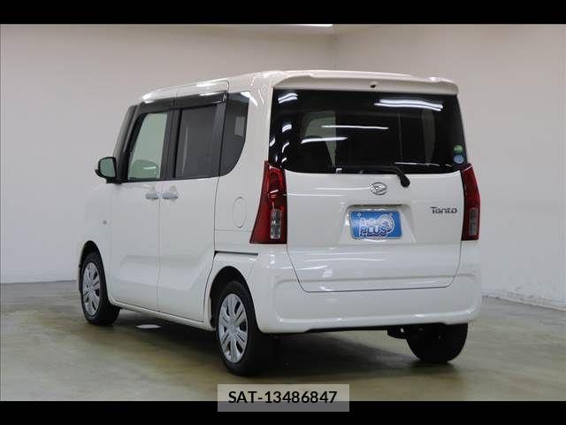 Daihatsu TANTO 2021-04 7061011-19