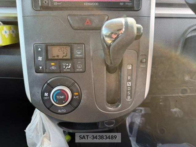 Daihatsu TANTO 2015-02 7061015-21