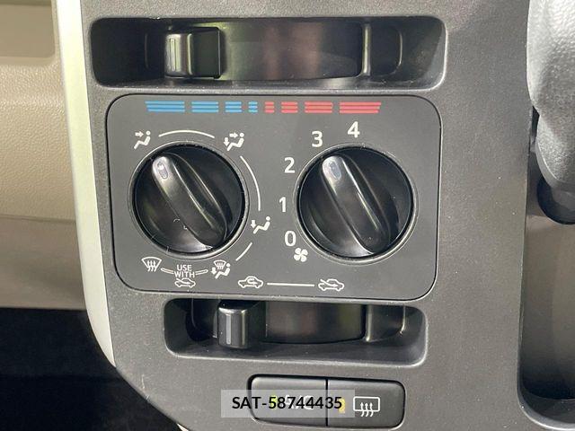 Daihatsu TANTO 2017-07 7061010-6