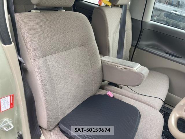 Daihatsu TANTO 2013-01 7225893-8