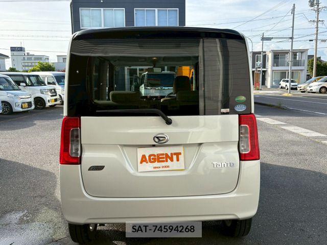 Daihatsu TANTO 2014-01 7225901-17
