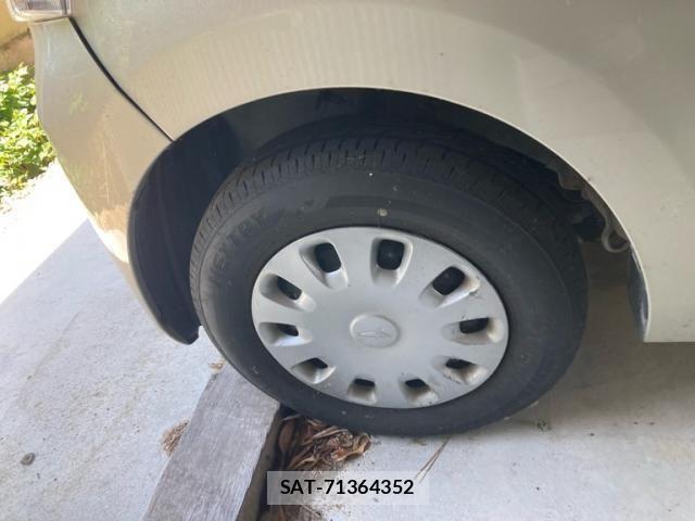 Daihatsu TANTO 2008-09 7225871-8
