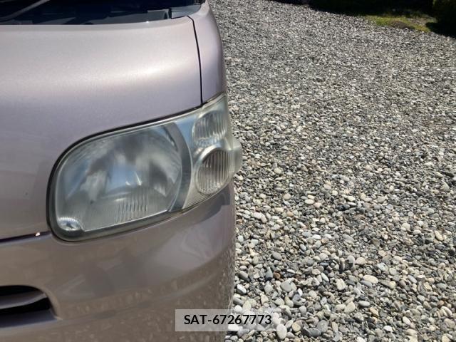 Daihatsu TANTO 2011-07 7225879-6