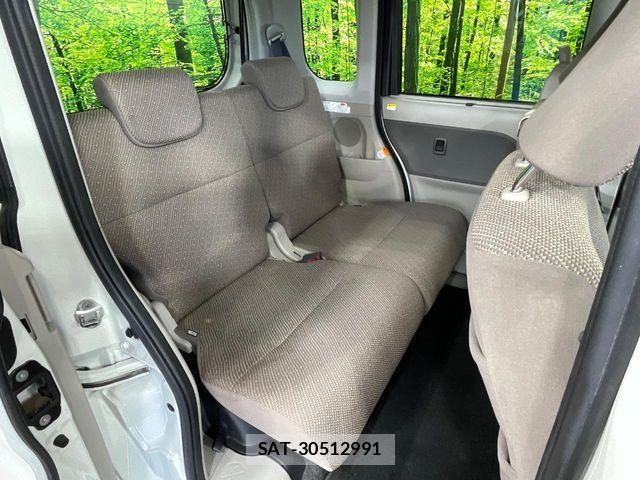 Daihatsu TANTO 2017-10 7225917-8