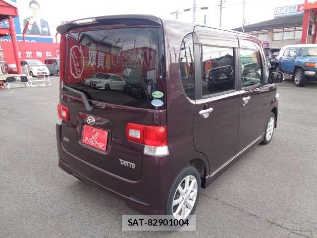 Daihatsu TANTO 2013-09 7225896-8