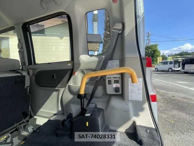 Daihatsu TANTO 2015-03 7225903-5