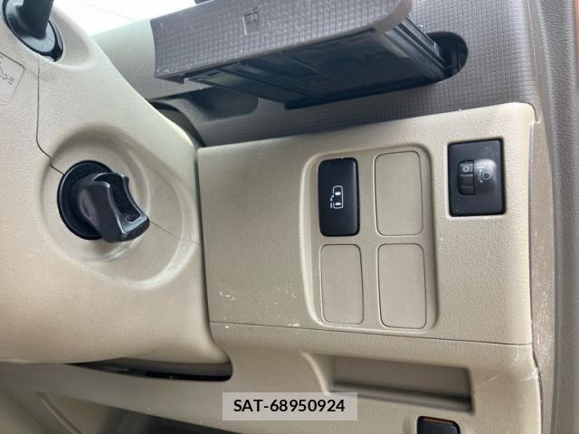 Daihatsu TANTO 2010-02 7225878-9