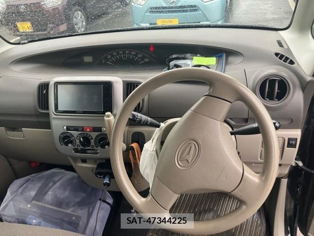 Daihatsu TANTO 2010-12 7225881-16