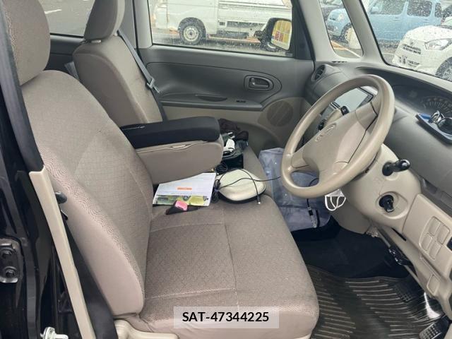 Daihatsu TANTO 2010-12 7225881-17