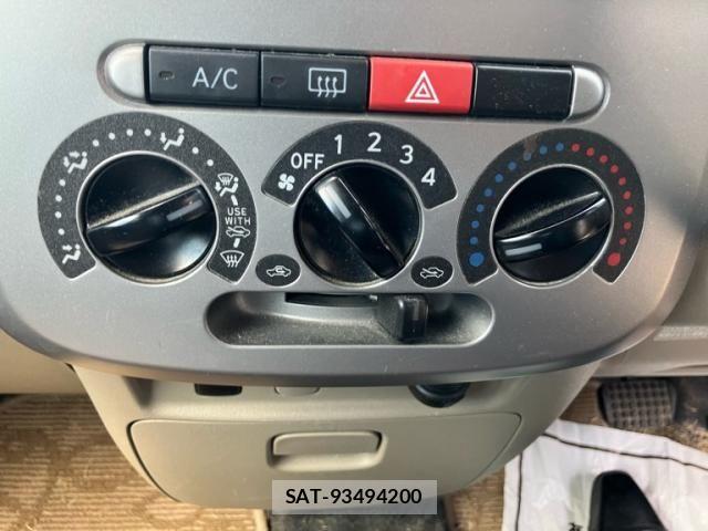 Daihatsu TANTO 2011-07 7225880-17