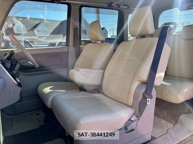 Daihatsu TANTO 2017-07 7225919-18