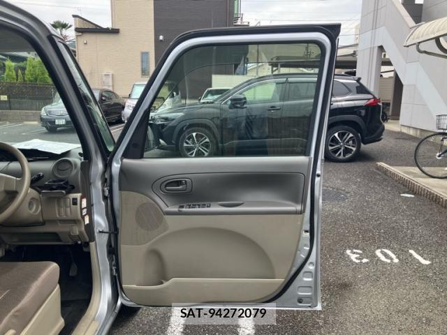 Daihatsu TANTO 2011-08 7252534-13