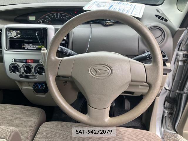 Daihatsu TANTO 2011-08 7252534-17