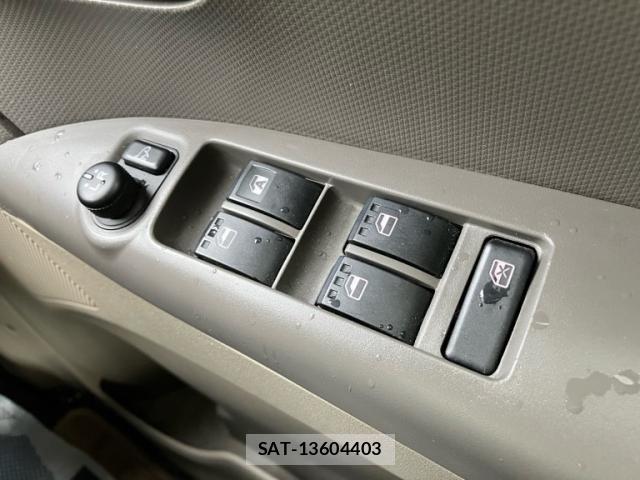 Daihatsu TANTO 2011-09 7252543-17