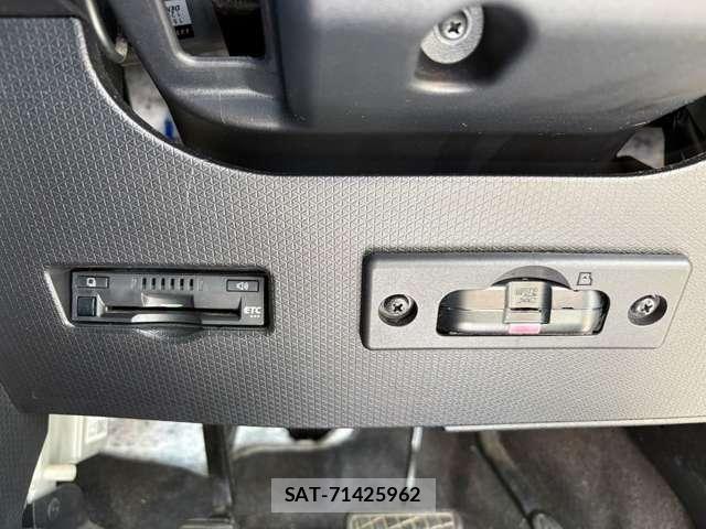 Daihatsu TANTO 2021-02 7252530-22