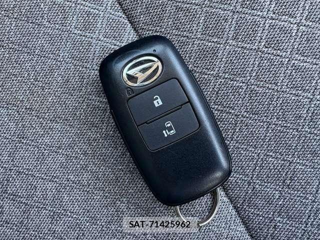 Daihatsu TANTO 2021-02 7252530-27