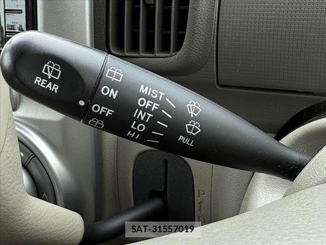 Daihatsu TANTO 2012-03 7252529-28