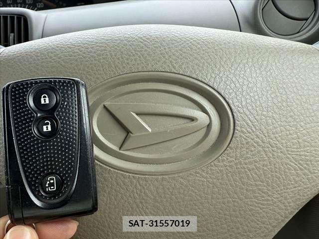 Daihatsu TANTO 2012-03 7252529-3