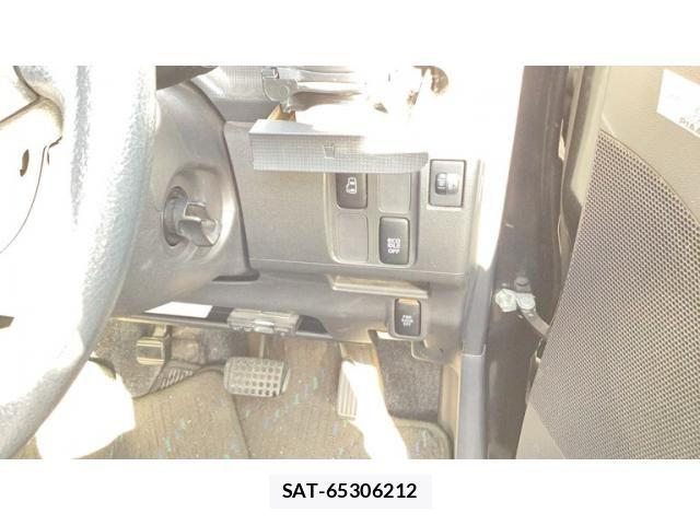 Daihatsu TANTO 2013-09 7252538-4