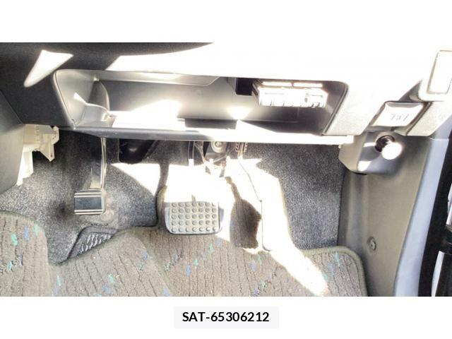 Daihatsu TANTO 2013-09 7252538-8