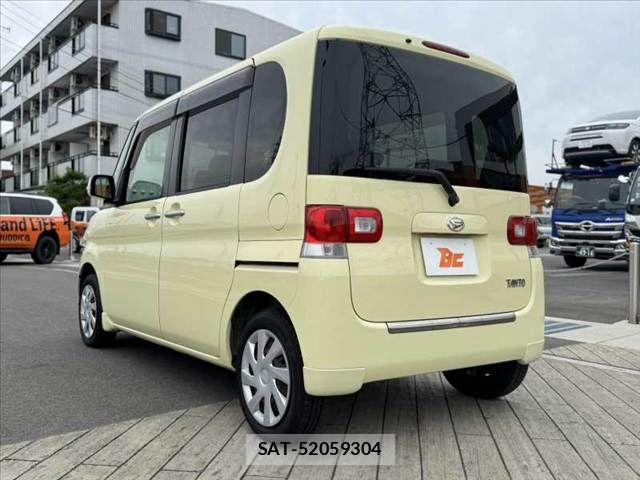 Daihatsu TANTO 2011-12 7330552-12